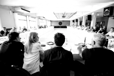 Post cumbre con Kicillof, legión de intendentes kicillofistas irán a la Legislatura a presionar por la re reelección