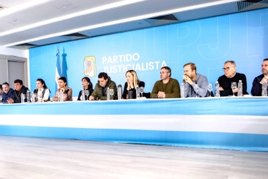 El PJ sumó respaldo bonaerense: más de 250 intendentes del país apoyaron a Cristina