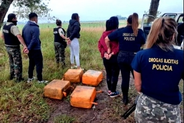 Banda narco: tiraban cocaína desde un paracaídas y los atraparon
