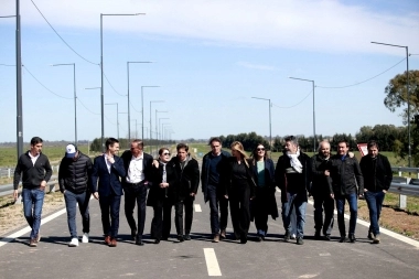 Junto a intendentes bonaerenses, Kicillof inauguró un tramo de la Autopista Presidente Perón