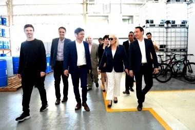 Kicillof visitó Florencio Varela y firmó un convenio para reactivar obras paralizadas por Milei