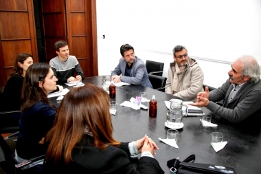 Costa encabezó una reunión clave con representantes de la Unión Industrial