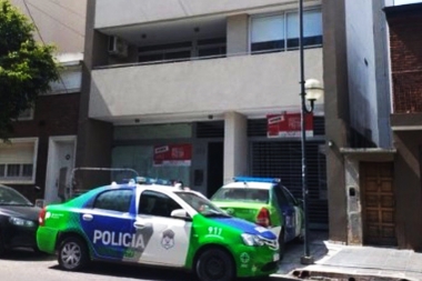 Conmoción en La Plata: murió una mujer embarazada tras caer de un sexto piso