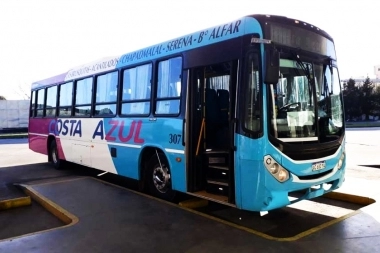 Tras una sanción de la Provincia, una  empresa de micros de la costa bajó el precio del boleto