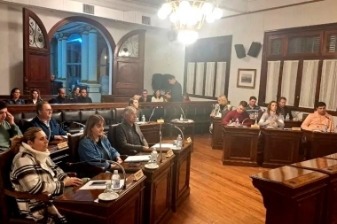 Escándalo: productores de Carlos Casares invadieron el Concejo Deliberante por la tasa vial