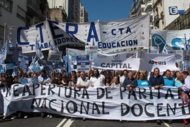 Para CTERA, desde el Gobierno quieren que la paritaria nacional docente "deje de existir"