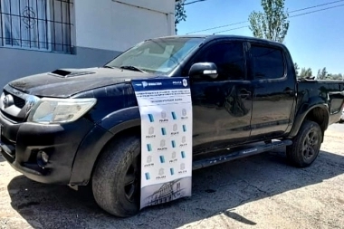 Dos hombres en una camioneta tenían a una adolescente intoxicada con cocaína