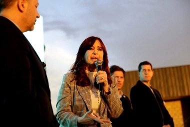 El cristinismo le advierte a Kicillof sobre el “error” del desdoblamiento de Jorge Macri