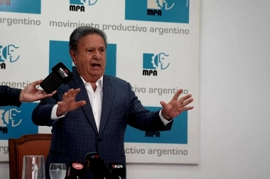 Duhalde pidió un plebiscito “para saber que quiere la gente” y llamó a “entrar al futuro”