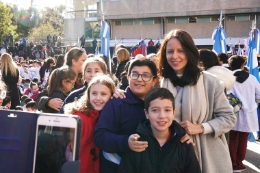 Soledad Martínez presenció el acto en la Promesa a la Bandera con chicos de 40 escuelas de Vicente López