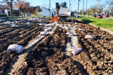 La Municipalidad de Rauch avanza las obras de asfalto en frío en el Barrio FONAVI