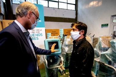 El Dique: Kicillof recibió respiradores artificiales fabricados por una empresa bonaerense