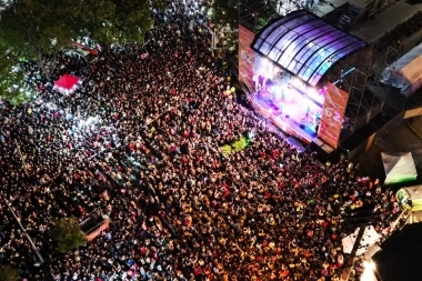Al ritmo de “Muchachos”, La Mosca presente en Berazategui por su 63º aniversario