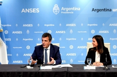 Massa y Raverta anunciaron nuevo aumento y bono extra para jubilados ANSES