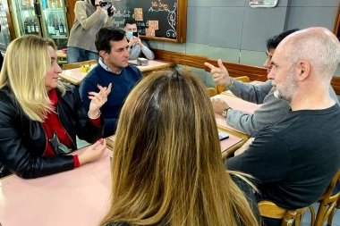 Rodríguez Larreta y Ahumada conversaron con vecinos de Merlo