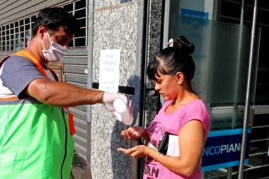 Cuarentena en La Matanza: implementan operativo de asistencia en colas de bancos