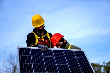 Alistan la Instalación de paneles solares en 128 escuelas bonaerenses