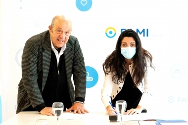 Paredi y Volnovich firmaron convenio para la adquisición de un tomógrafo