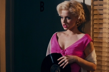 “Rubia” la película sobre Marilyn Monroe llegó a Netflix y se mantiene en el puesto N°1