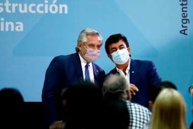 Espinoza compartió con Alberto un acto de entrega de viviendas para La Matanza