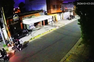 Motochorros y un ataque piraña: jóvenes iban a trabajar y fueron víctimas de asaltos al amanecer