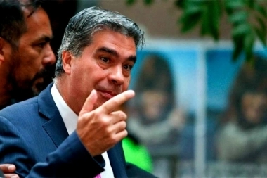 Capitanich, funcionario de Kicillof, le dio el aval que le faltaba a Quintela para competir contra Cristina