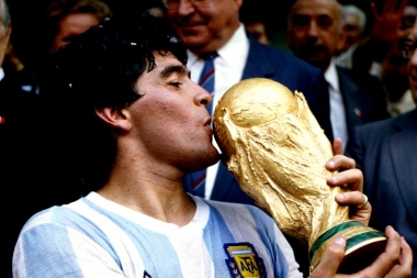 Los 60 del Diez: el legado, las polémicas de Maradona y los saludos por su cumpleaños