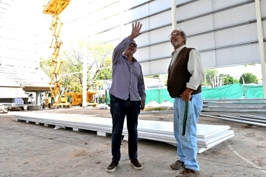 Julio Zamora supervisó las obras del nuevo micro estadio de Benavidez