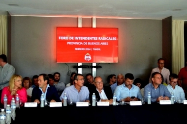 Con un plato fuerte en agenda y elecciones a la vista, se reunió el foro de intendentes radicales