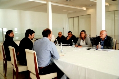 Con las empresas de salud en la mira, Kreplak respondió ante intendentes radicales