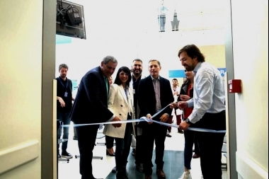 Gray y Kreplak inauguraron un centro de Salud de Oftalmología en Echeverría