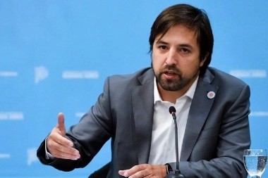 Llegó el otoño: Kreplak advirtió que comienza el “peor momento” del dengue en la Provincia