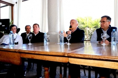 Grindetti convocó a Esteban Bullrich para dirigir la mesa de pensamiento estratégico