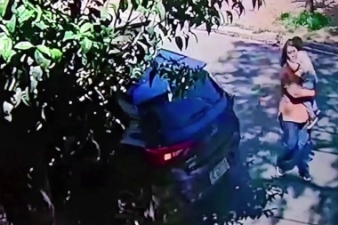 Unidas por el espanto: mujeres se encontraron tras ser atacadas por banda de roba autos