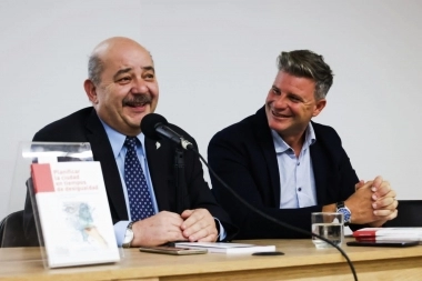 En la UNLP, Scataloni presentó su libro “Planificar la ciudad en Tiempos de Desigualdad”
