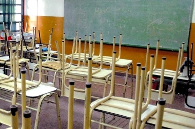 Ante el paro de estatales, padres de Bahía Blanca ofrecieron limpiar los colegios