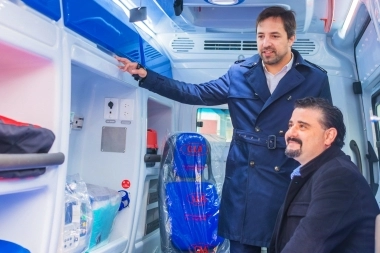 Kreplak visitó el Hospital de San Fernando y entregó ambulancias de Alta Complejidad