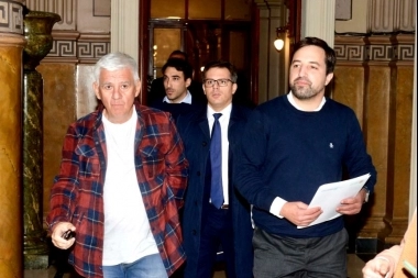 Kreplak fustigó los “vouchers” de San Nicolás y dijo que es “la forma más vieja” para financiar la salud