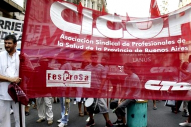 Médicos bonaerenses le exigen a Vidal reapertura de paritarias y convocan paro por 48 horas