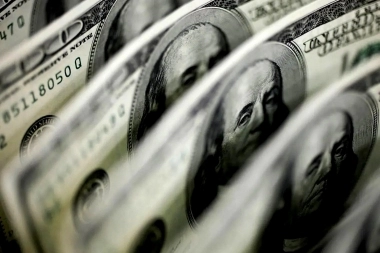 Por qué subió el dólar oficial