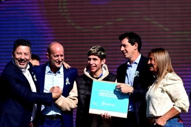 En modo candidato, Wado volvió recorrer el Conurbano y se mostró con Insaurralde