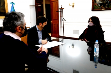 Kicillof adhirió al Plan Nacional de Suelo Urbano y al Plan Federal Argentina Construye Solidaria