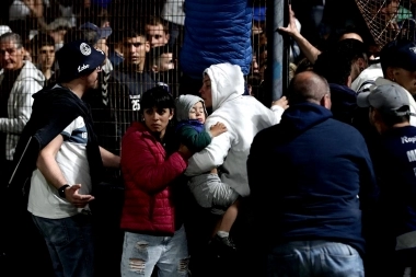 ¿Quién se hace cargo? Brutal represión durante el partido del Lobo vs Boca