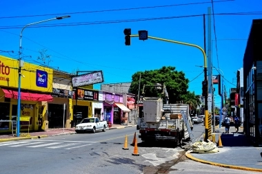 Con la instalación de un nuevo semáforo, el plan integral de Seguridad Vial continúa vigente en Escobar