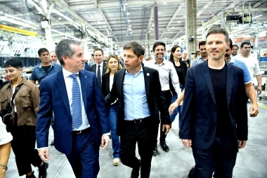 Kicillof visitó una nueva planta de Toyota y ponderó la unión entre los sectores público y privado