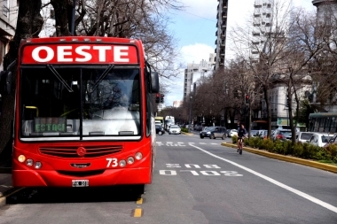 Efecto Metrobus: La Plata aplicará una prueba piloto de carriles para micros