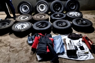 Video: espectacular allanamiento para detener a un roba ruedas que actuaba en La Plata