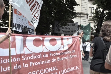 Extenso conflicto: Provincia convocó a paritarias a médicos y profesionales de la salud