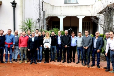 Cumbre de intendentes peronistas en Merlo: críticas a la gestión Vidal y pedido de “unidad”