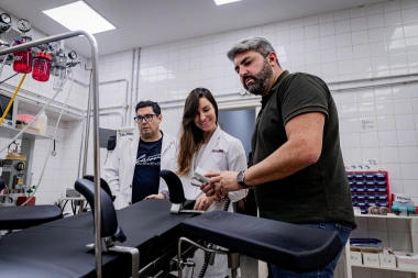 El Hospital Municipal de General Viamonte incorporó una nueva camilla quirúrgica de última generación